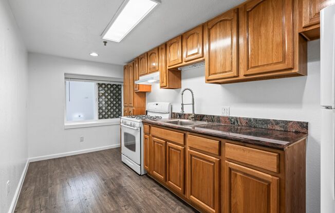 1 bed, 1 bath, $2,300, Unit 230- B