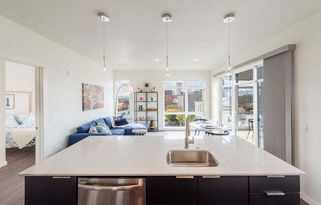 101 Broadway, Live Here, Go Anywhere, Currently offering first month free