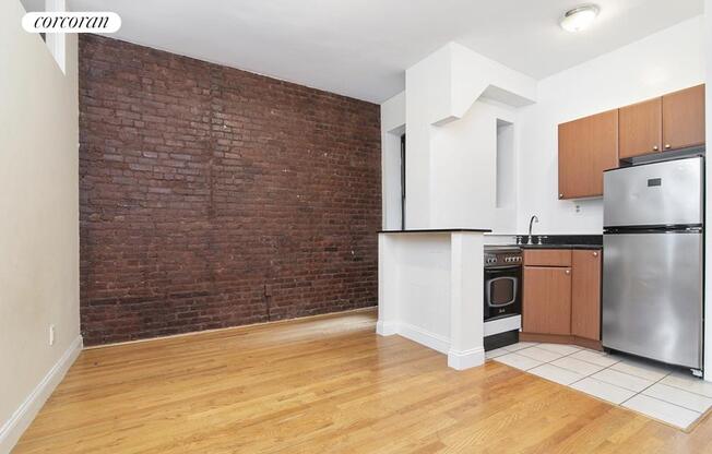530 W 123 ST