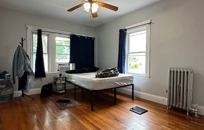 3 beds, 1 bath, 1,450 sqft, $2,950, Unit 2