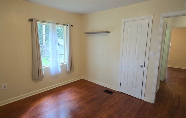 2 beds, 1 bath, $1,425