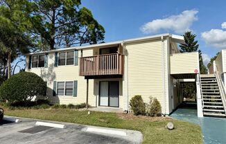 Upgraded 2Bedrooms / 2Baths condo living in Gardens of Forest Lakes!