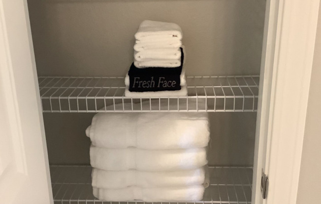 3 beds, 2.5 baths, 1,404 sqft, $5,640, Unit 1430-105