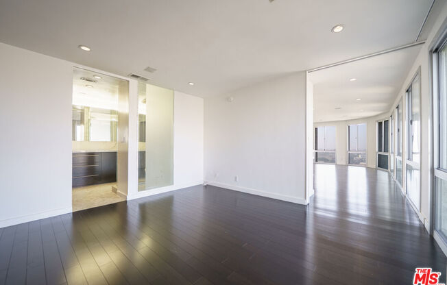 2 beds, 2 baths, 1,234 sqft, $4,000, Unit 2110