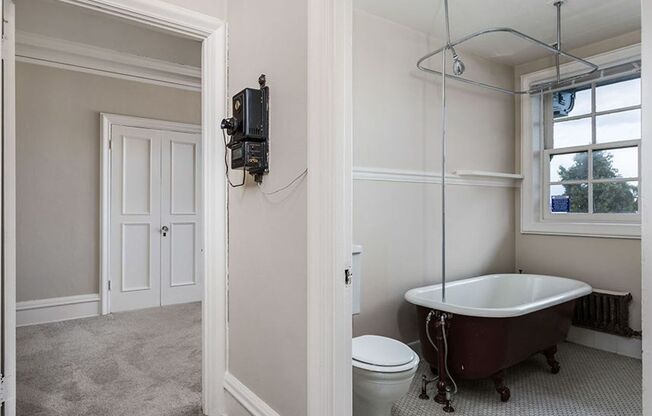 1 bed, 1 bath, 550 sqft, $950, Unit 201