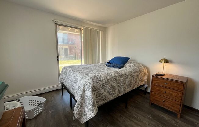 1 bed, 1 bath, $1,095, Unit 53