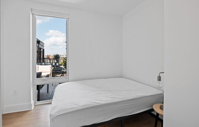 1 bed, 1 bath, $1,600