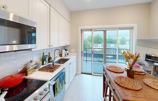 Studio, 1 bath, 500 sqft, $2,975, Unit 403
