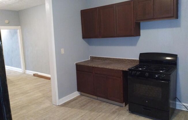 2 beds, 1 bath, $1,200