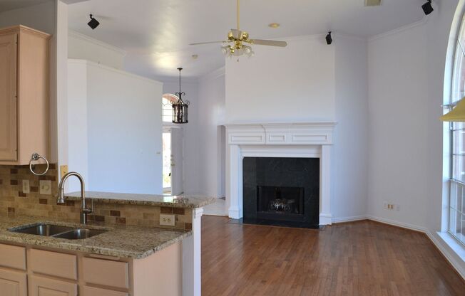 For Lease 3 Bed 2 Bath 2 car 1889 Sqft 1 story - walk to Rice Middle School
