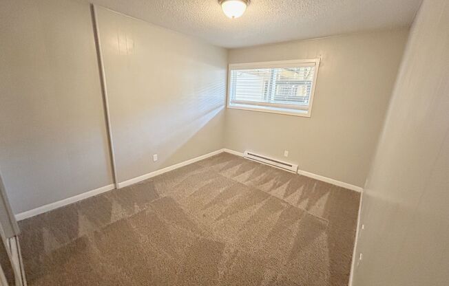 2 beds, 1 bath, 700 sqft, $1,795, Unit A17