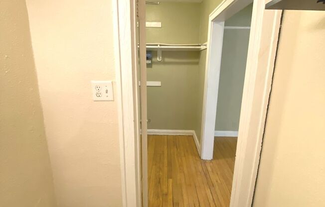 Studio, 1 bath, $825, Unit 05