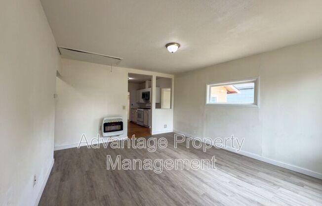 319 15 AVE SE