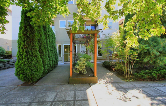 Recently Updated 1 Bed Condo in Ballard!