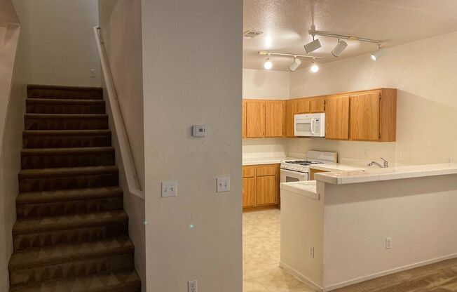 2 beds, 2.5 baths, $1,775, Unit # 1012