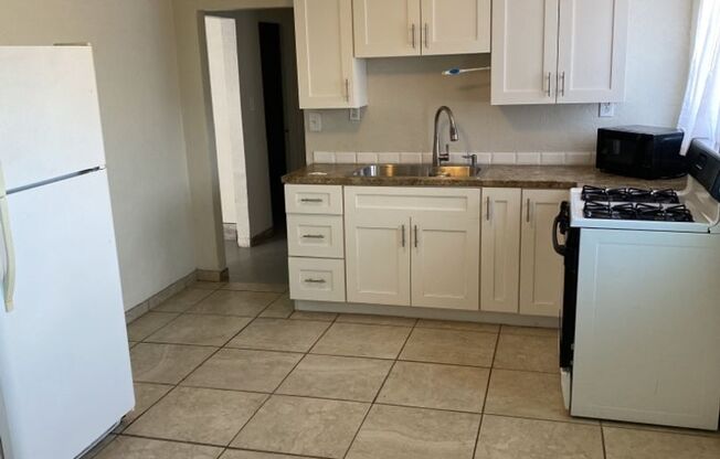 2 beds, 1 bath, $1,500