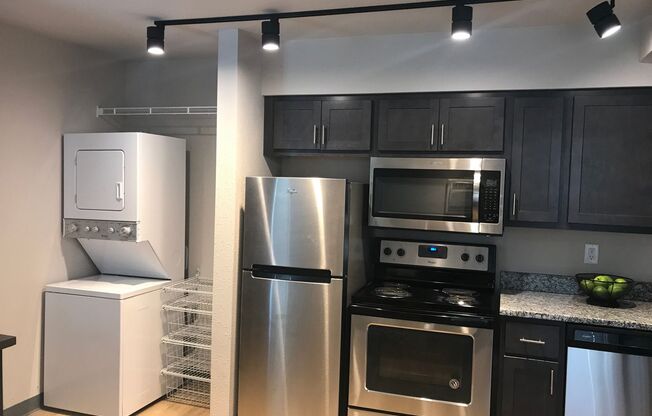 Studio, 1 bath, 265 sqft, $980