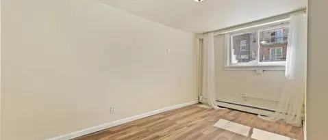 21 WALLIS AVE