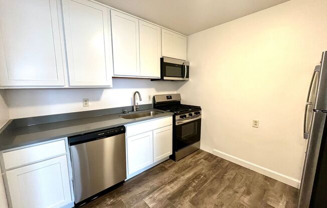 2 beds, 1 bath, $1,195, Unit 308