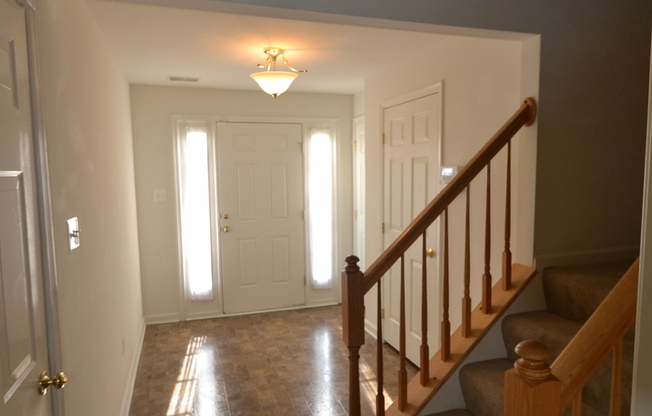 **Spacious 3-Bedroom Townhouse in Eagle's View**