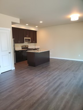 4 beds, 2.5 baths, 1,800 sqft, $2,300, Unit B