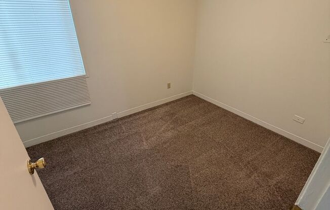 2 beds, 1 bath, $1,545, Unit 19
