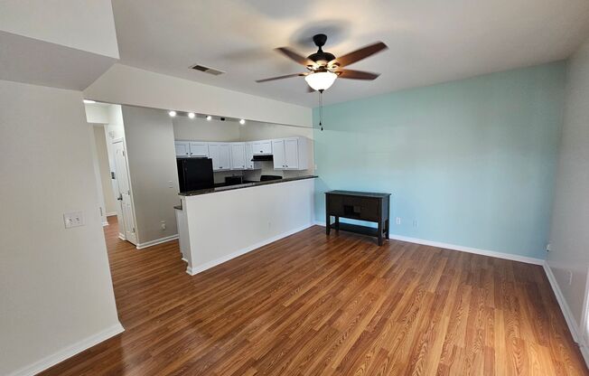 Beautiful Townhome in uptown Charlotte! Walking distance from Optimus Hall