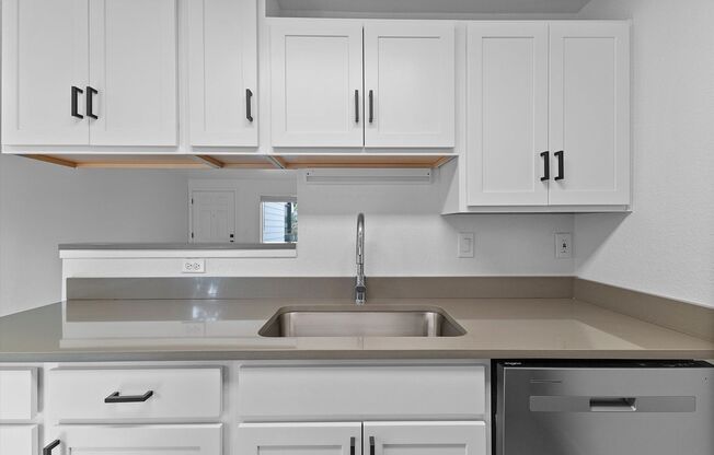 2 beds, 1 bath, 803 sqft, $1,575, Unit CMV 12215 - 101