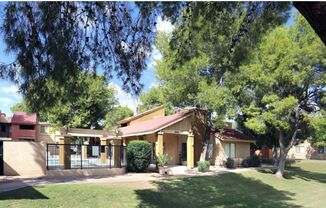 1 bedroom, 1 bath unit near the light rail in Tempe!