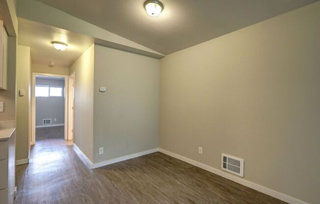 1 bed, 1 bath, 324 sqft, $1,463, Unit 11