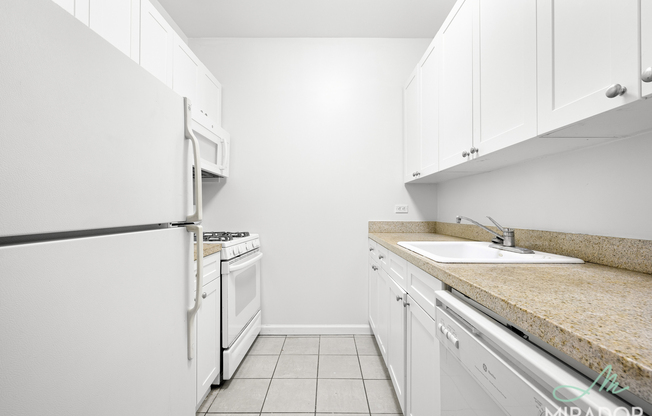 Studio, 1 bath, $3,400, Unit 12J