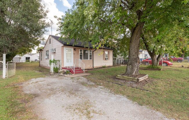 Cozy Sand Springs Bungalow!