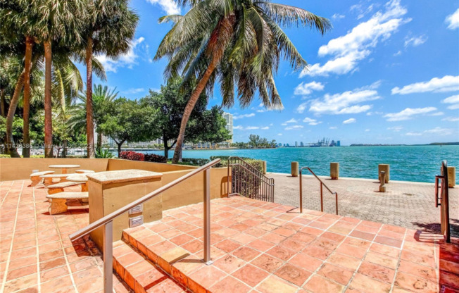 1111 Brickell Bay Dr