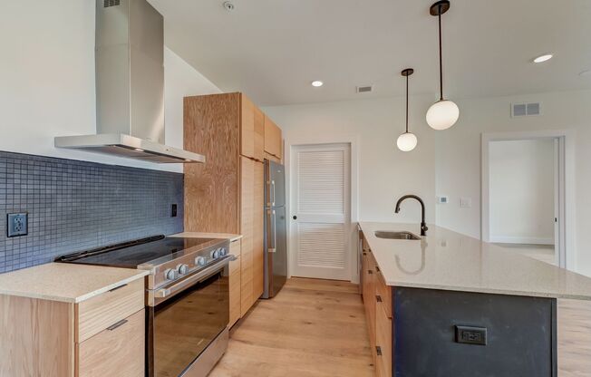 2 beds, 2 baths, 923 sqft, $2,414, Unit 408