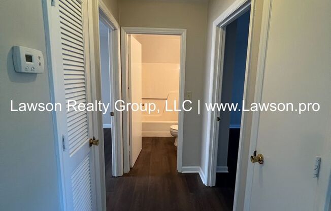 2 beds, 1 bath, 894 sqft, $1,200