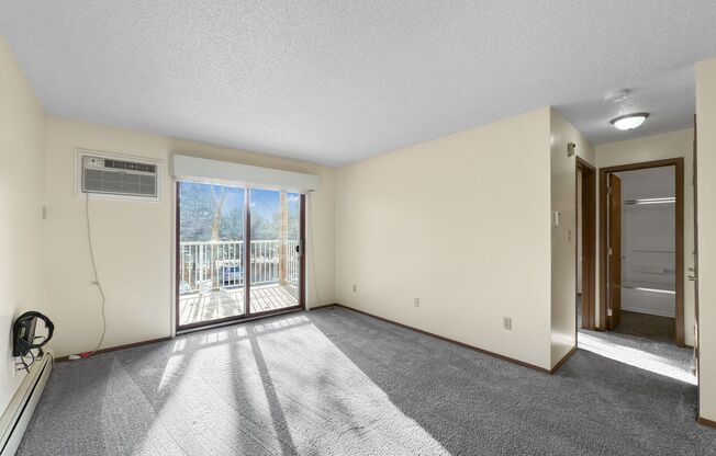 1 bed, 1 bath, 640 sqft, $900, Unit VC-524