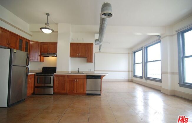 1 bed, 1 bath, 800 sqft, $2,400, Unit 501