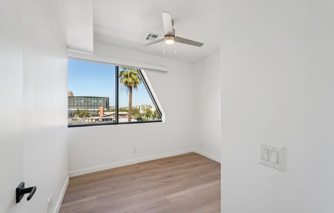 2 beds, 1 bath, 786 sqft, $1,917, Unit 301
