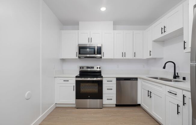 2 beds, 2 baths, 895 sqft, $2,698, Unit 100