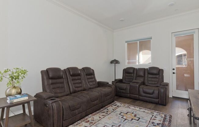 Chula Vista - Adorable 3 Bedroom 3 Bath Townhome