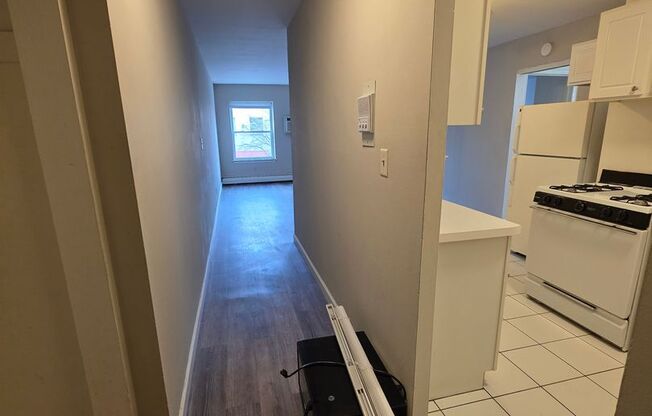 1 bed, 1 bath, $1,195, Unit 209
