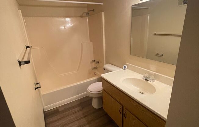 1 bed, 1 bath, 650 sqft, $769.99, Unit 1756-G4