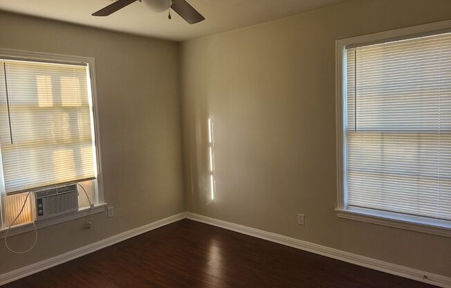 1505 (1-2) Alamo Ave