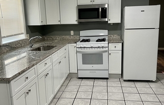 3 beds, 1 bath, 1,000 sqft, $2,600, Unit 1