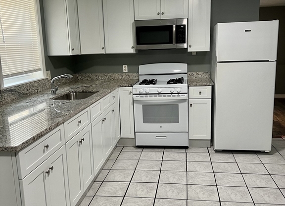 3 beds, 1 bath, 1,000 sqft, $2,600, Unit 1