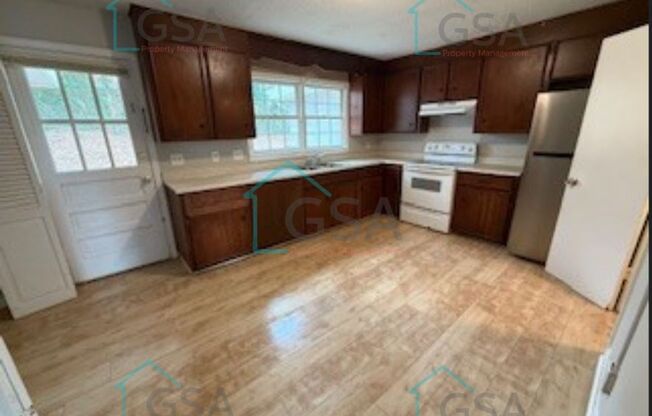 3 beds, 1.5 baths, 1,240 sqft, $1,200, Unit 136 Pine Creek Ct-1