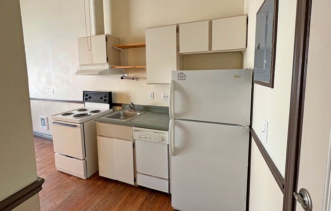 Studio, 1 bath, 255 sqft, $1,050, Unit 397-403