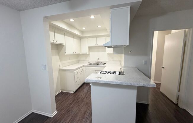 1 bed, 1 bath, 713 sqft, $2,125, Unit A027