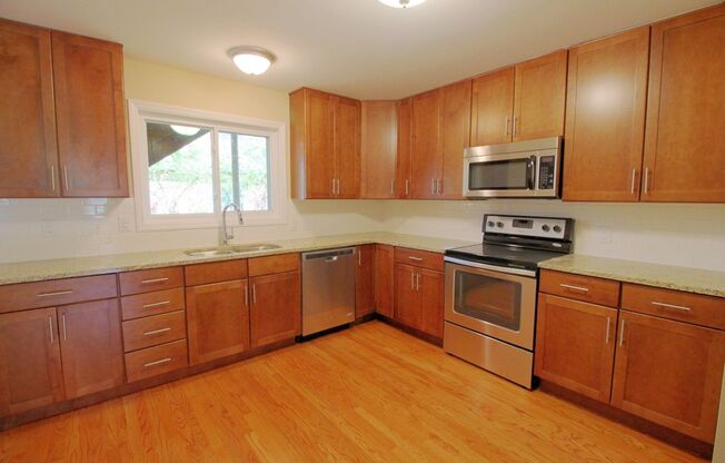 Renovated, Well-Kept 2bd/1ba Only 1 Block From Duke's East Campus!