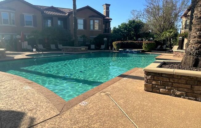 Litchfield Park condo with pool & gym! 2 car garage!